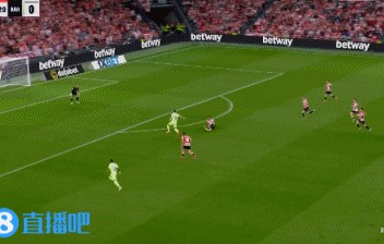 j9九游会老哥俱乐部交流双破百！莱万破门打进巴萨生涯第100球，也是巴萨联赛第100球