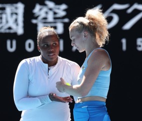 澳网女双冠军决出！头号种子三盘险胜，世界第一夺大满贯第10冠