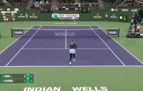 ag九游会亚洲真人第一品牌心态炸了😤阿扎伦卡不满判罚，对裁判爆粗怒喷电子司线吃到警告