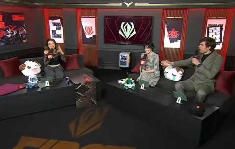 九游会j9官网真人游戏第一品牌TL次局击败HLE后英文流疯狂庆祝：感谢小花生！你再玩一把龙女我们就晋级啦