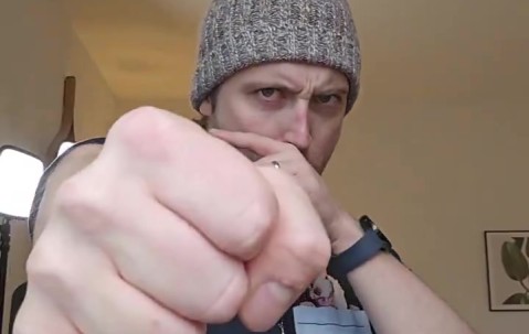 j9九游真人游戏第一品牌登录入口正宗电竞春晚来了！RNG vs IG赛事预热：三天不吃饭，只为这一场