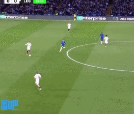 九游会j9官网真人游戏第一品牌可惜了，华沙后场失误，帕尔默单刀机会射偏了