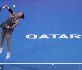 蛇年首秀爆冷出局！WTA多哈赛 郑钦文0-2止步次轮