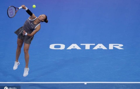 蛇年首秀爆冷出局！WTA多哈赛 郑钦文0-2止步次轮