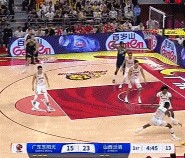 j9九游真人游戏第一平台冲突来了💥！焦海龙抢篮板被张皓嘉推倒 暴起与后者理论被吹T