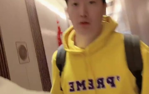 j9九游真人游戏第一平台余霜分享Vlog：来重庆云顶之弈啦！忙碌又充实的工作Vlog