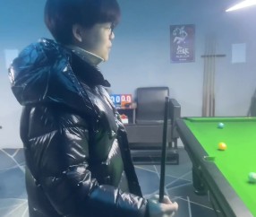 九游会·j9官方网站削发明志😤柯洁发视频推平自己的长发，此前LG杯遭争议判罚退赛