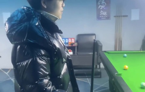 九游会·j9官方网站削发明志😤柯洁发视频推平自己的长发，此前LG杯遭争议判罚退赛
