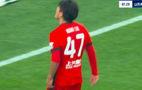 j9九游会官方登录记者谈蒯纪闻造点：刘洋左脚扩大防守面积 与膝盖碰撞点球没问题