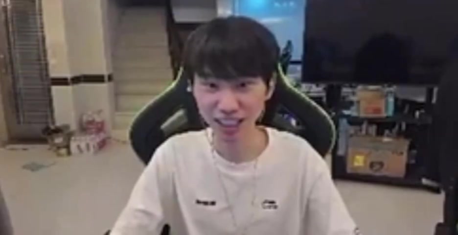 j9九游会官方登录Doinb吐槽签名售卖：以后可能不是所有人签 可能核实看是不是白猴