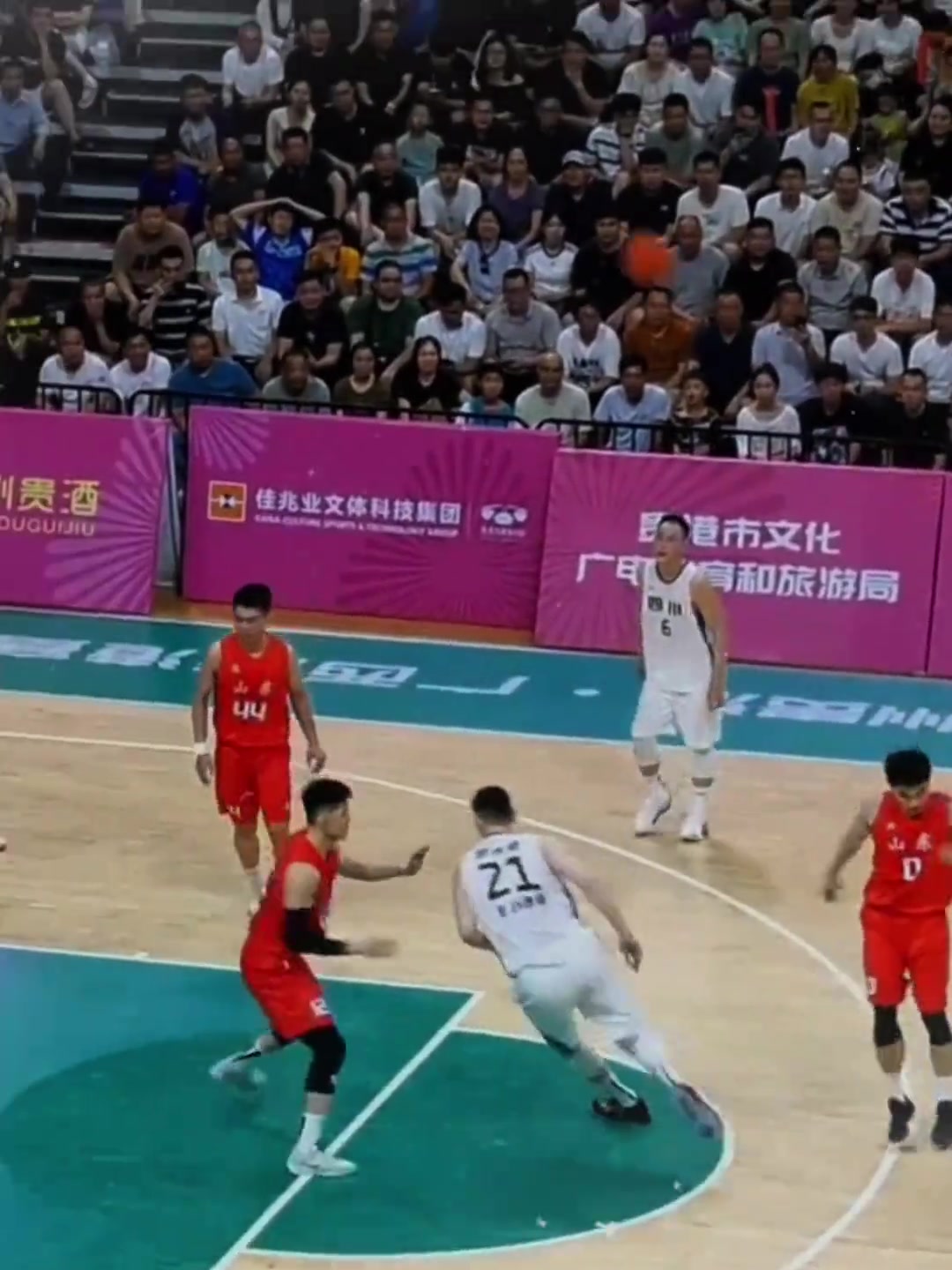 九游会j9官网真人游戏第一品牌样样精通！孙铭徽晒自己全运会集锦：这把只想打辅助